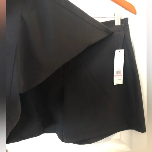 Calvin Klein “suit” skort (6) - Picture 4 of 6